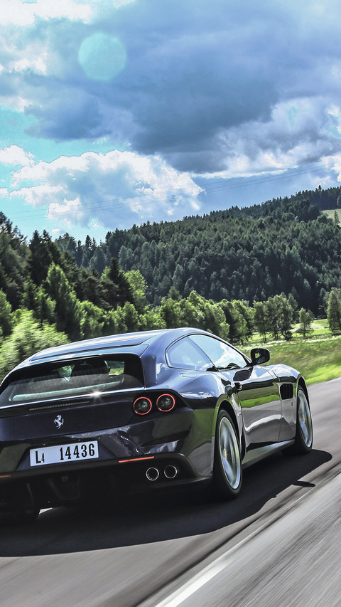 法拉利GTC4Lusso preview