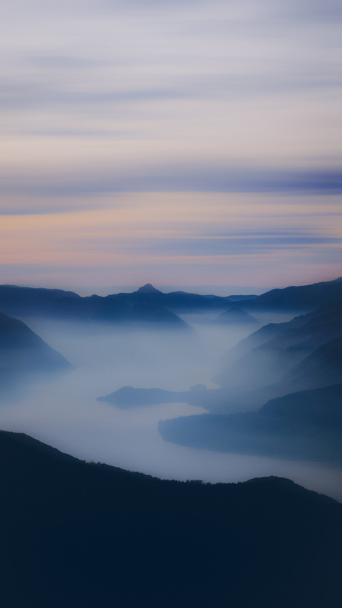 山峦间 preview