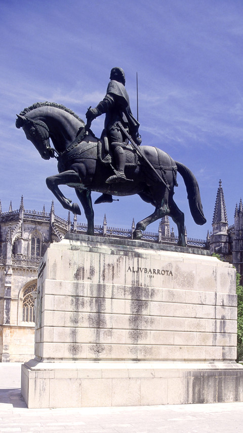 Batalha  mosteiro de santa maria da vitoria statue nuno preview