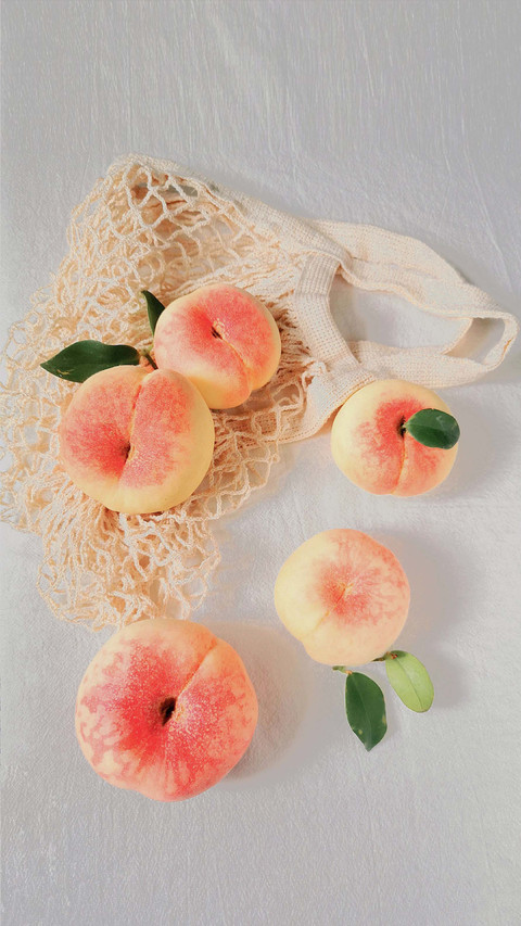 What are the varieties of flat peaches preview