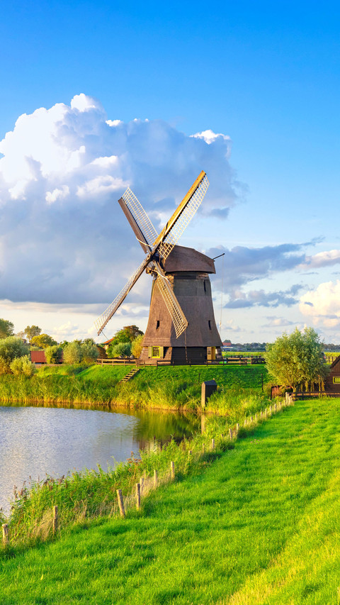 The windmill country of europe preview