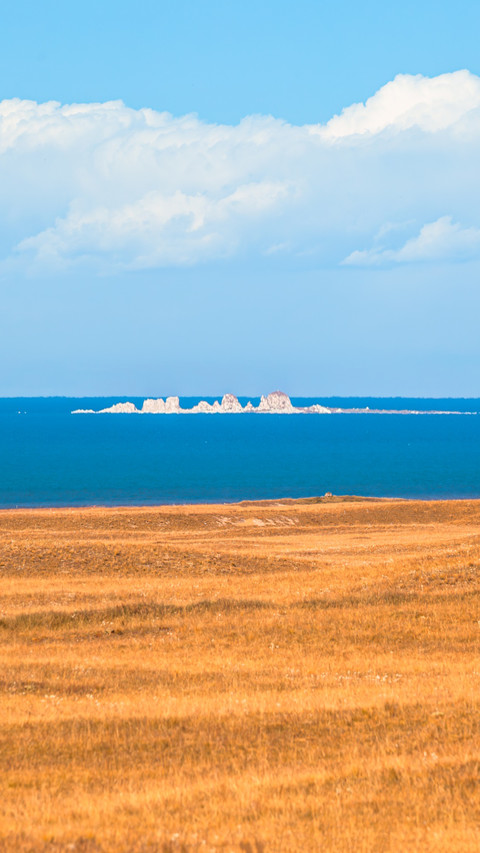 Three Stone Islands on Gucha Mountain, Qinghai Lake preview