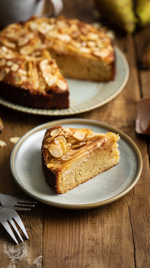 Detailed recipe for almond cake preview
