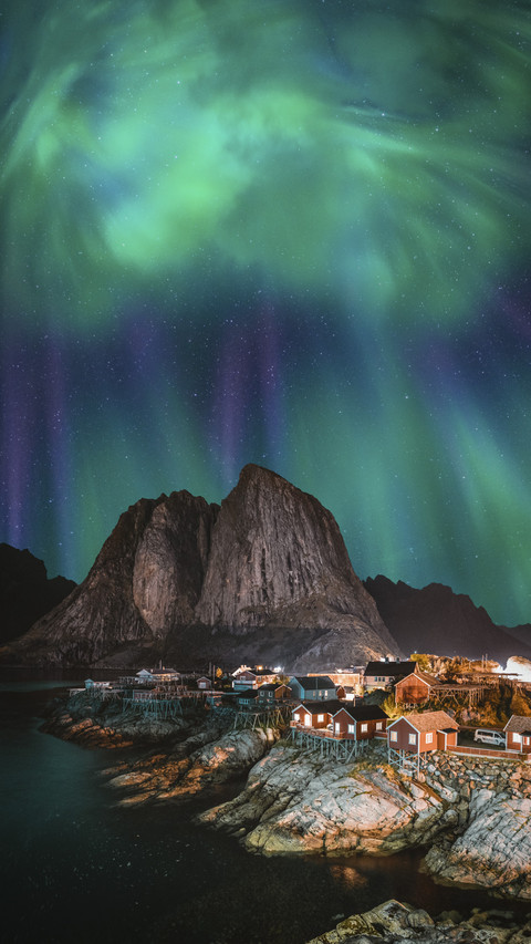Northern Lights Aurora over Moutain preview