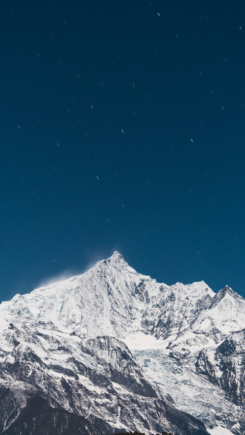 The moon shines upon the silver mountains in kawagebo preview