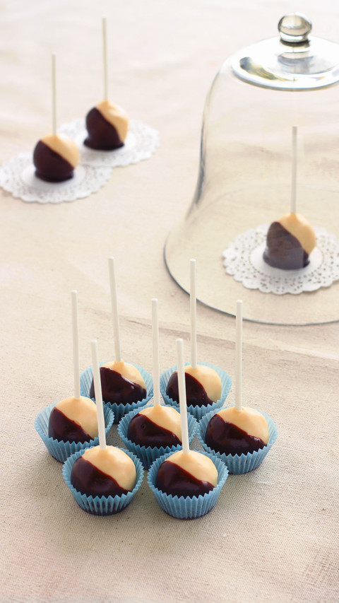 Boston cream pie cake pops preview