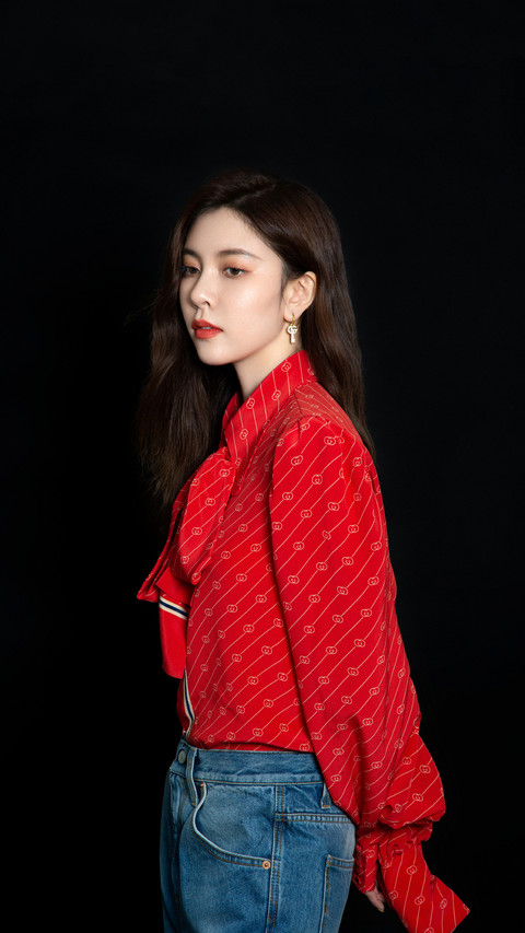 宋妍霏“口红腰”火了 preview