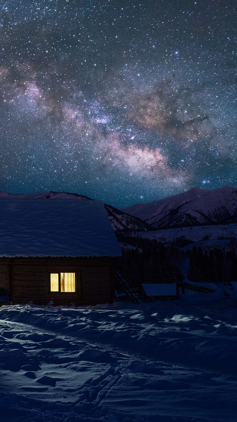 What is at the center of the milky way galaxy preview