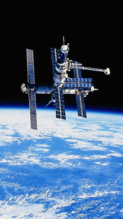 Why isnt the space station built on the moon 28 preview