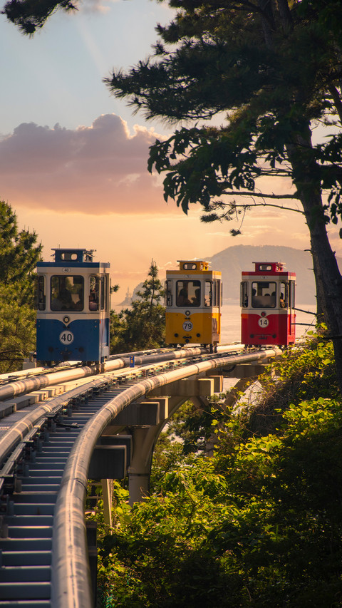 How romantic the capsule train is preview