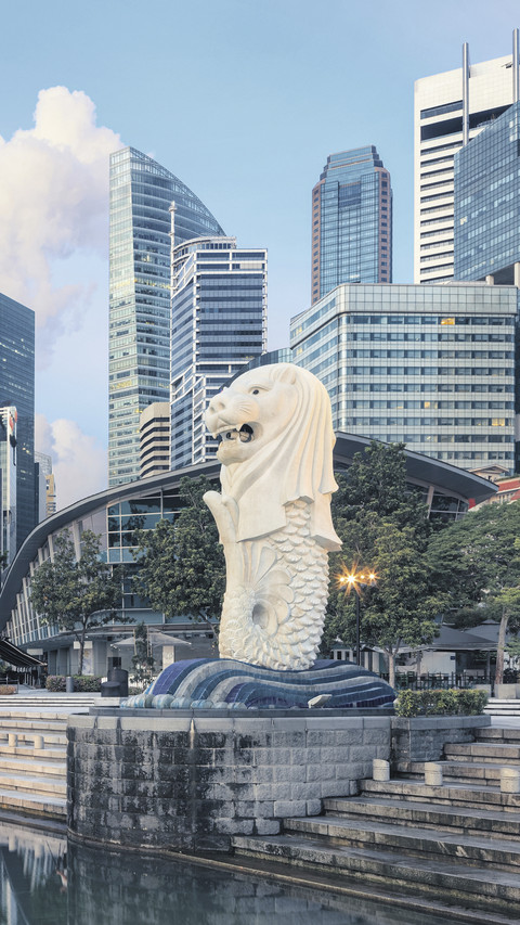 Merlion Fountain in Singapore preview