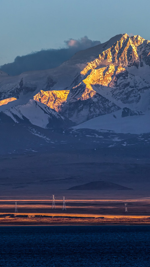 The Sunset Scroll of the Xishabangma Mountain Range preview