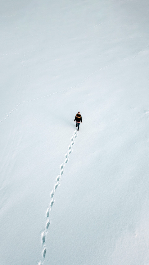 Lonely Winter preview
