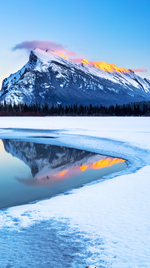 The winter glow of mount rendel preview