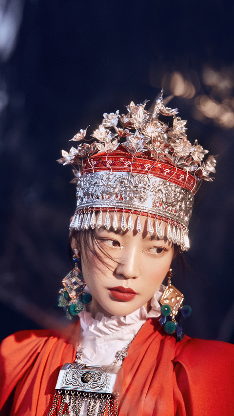 最炫“民族服饰风” preview