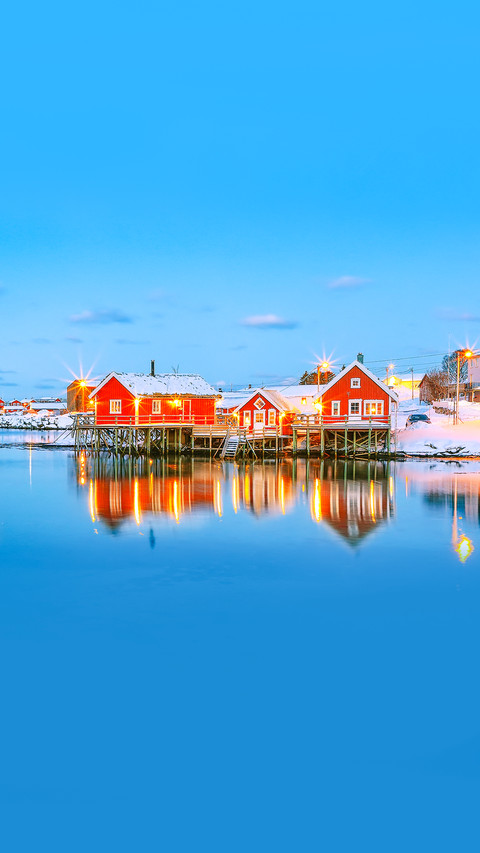 Dramatic evening cityscape of Reine town preview