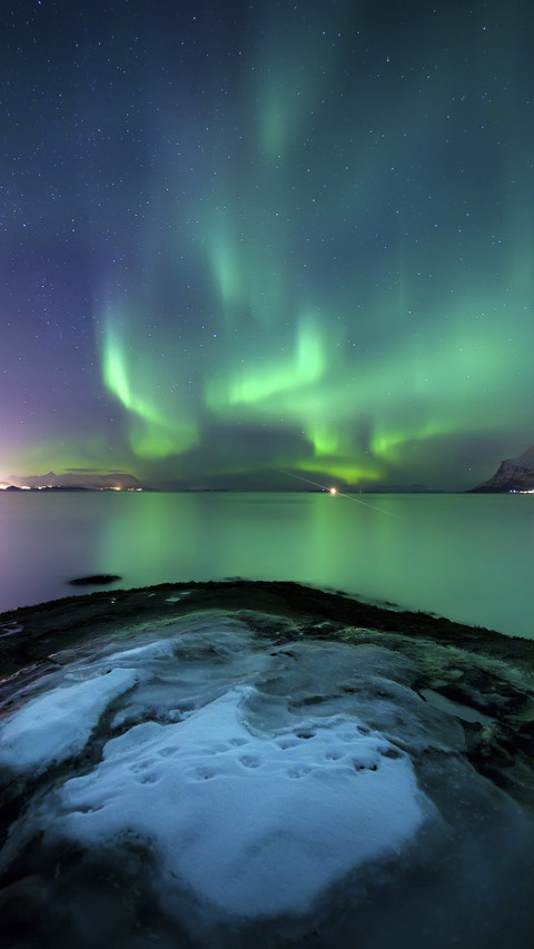 See the aurora with your loved ones once preview