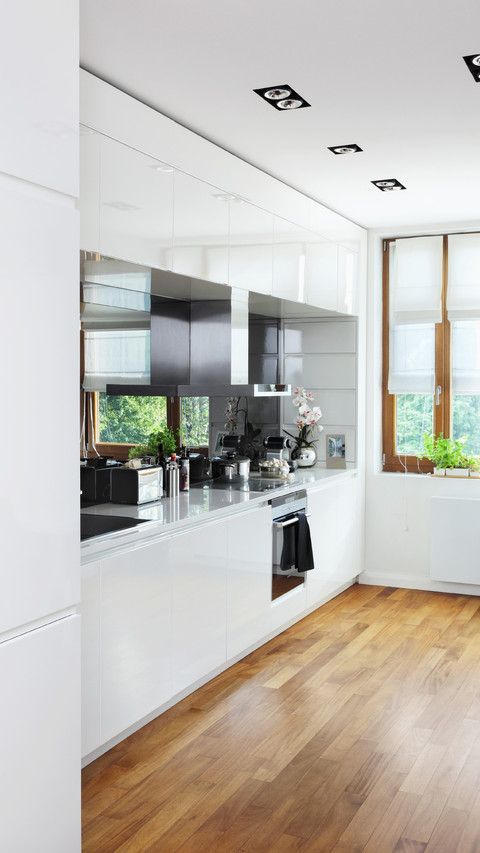 White kitchen 36 preview