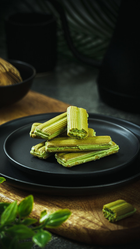 Delicious homemade matcha sandwich cake preview