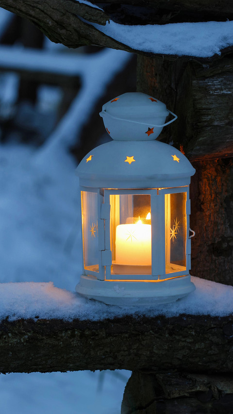 Nighttime candlelight preview