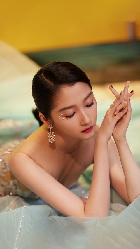 九五后小花你看好谁 preview