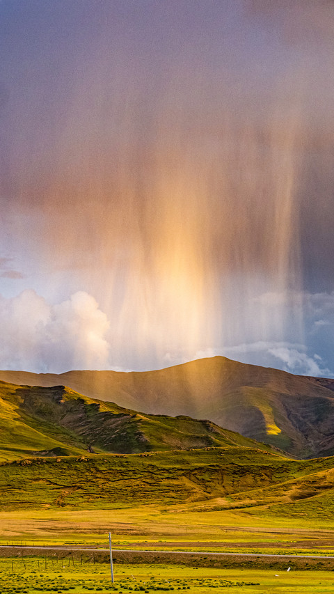 Plateau Celestial Scenery in Ali Region, Xizang, China preview