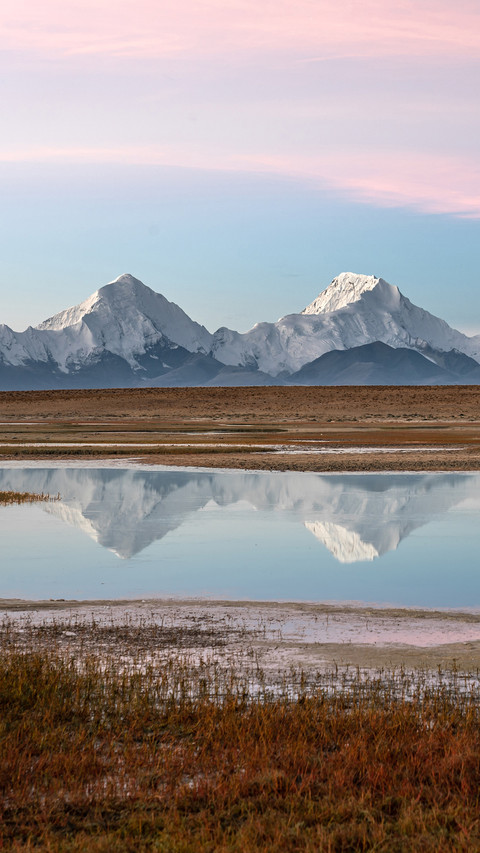 Lakes and snow mountains in the morning preview