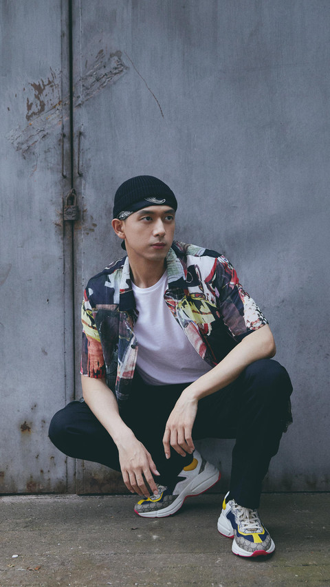 李现街头写真 preview