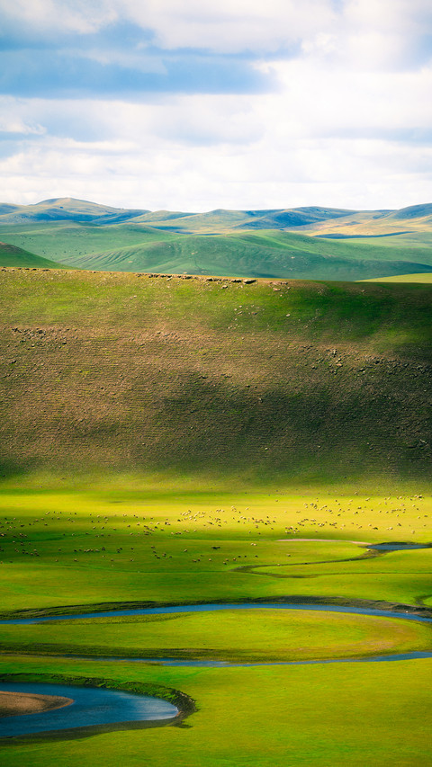 A thousand miles of green fields in the scroll 2 preview
