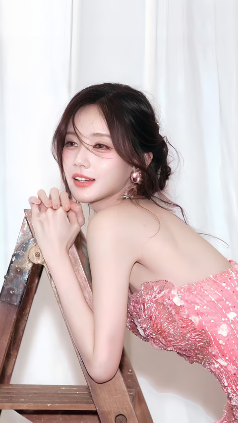 李一桐浪漫粉调 preview