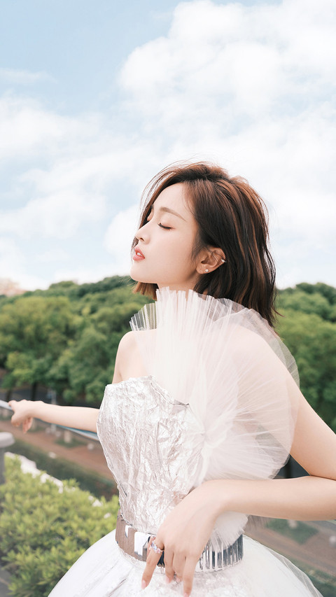 甜美撩人的吴宣仪 preview