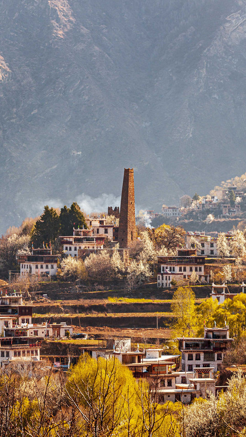Exploring the ancient diaolou of danba tibetan village preview