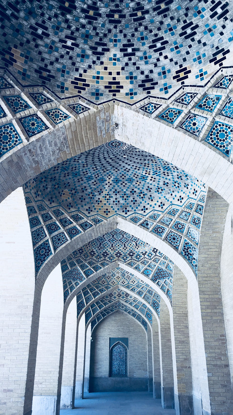 The evolution history of persian ceramic tiles preview