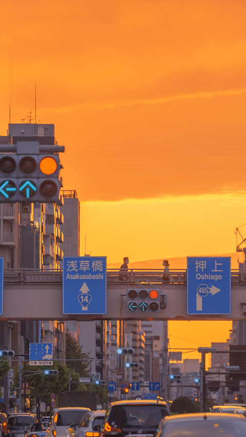 黄昏残阳下的都市 preview