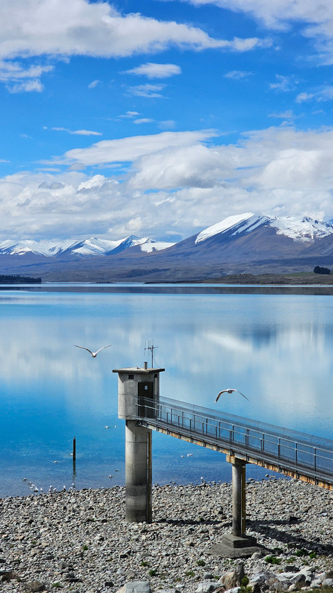 Snowcapped mountains and white doves preview