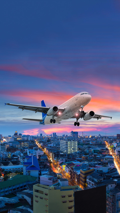 An american airliner exploded in the air preview