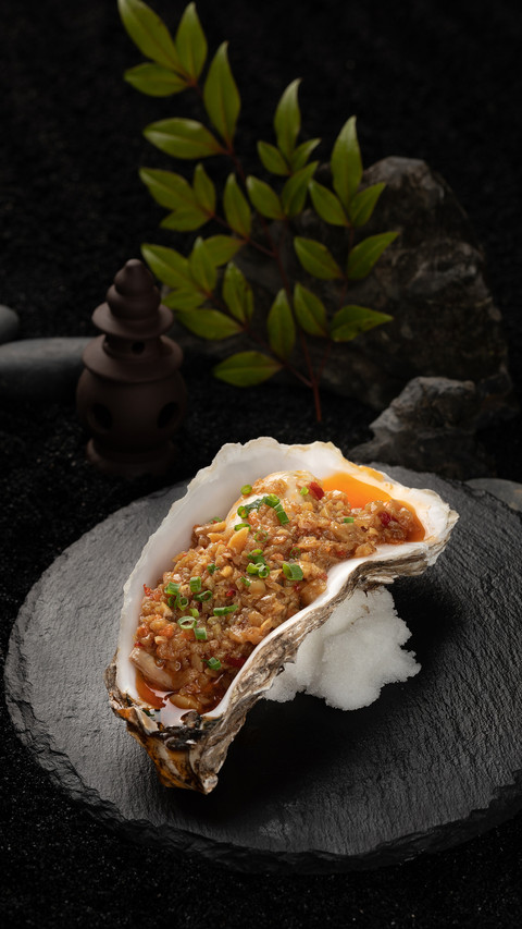 Delicious and nutritious garlic minced oysters preview