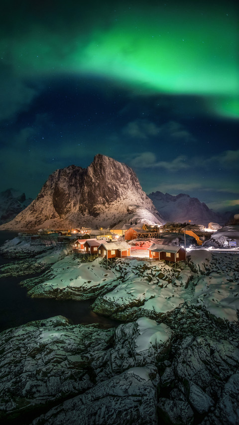 Flying Aurora scattered in the world 52 preview