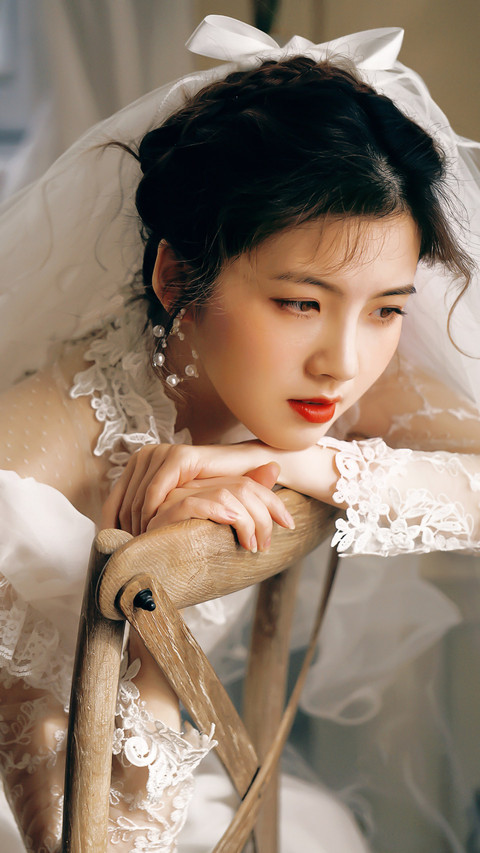 Girl in ancient wedding dress© HuangQiao preview