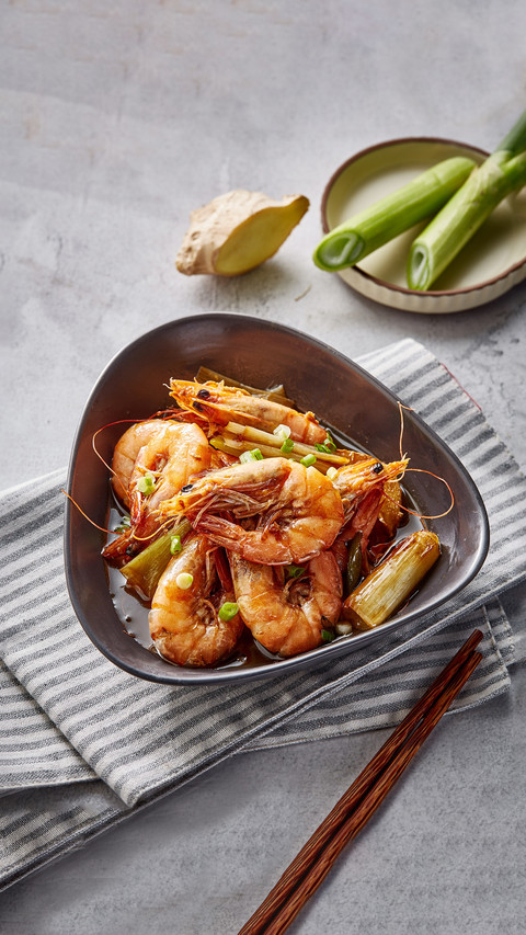 Eating can include a large plate series preview