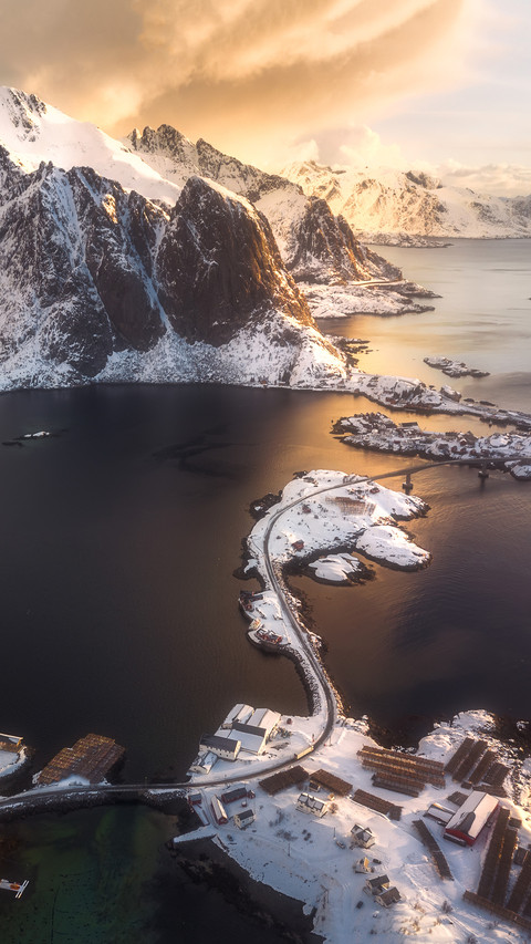 Morning light in roverton norway preview