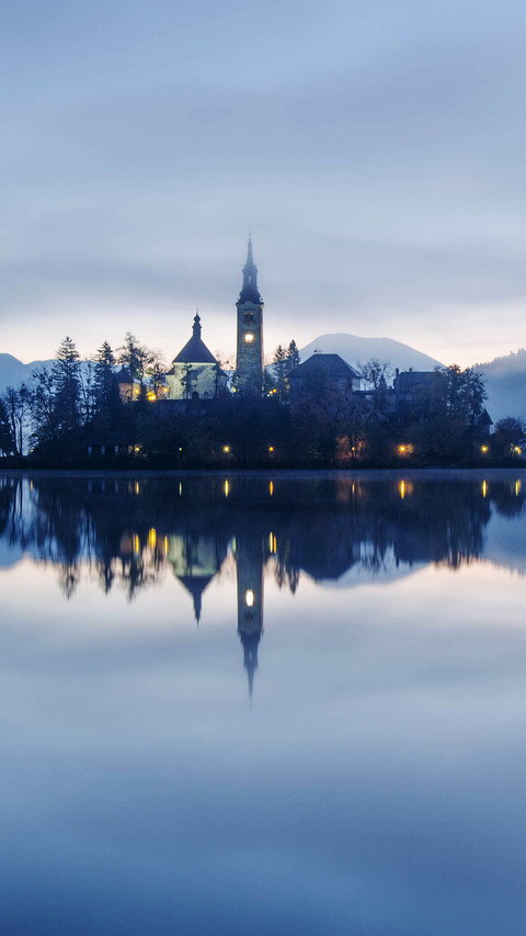 The misty atmosphere of autumn preview