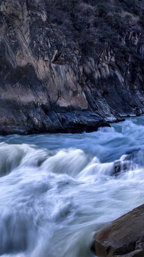 The scenery of tiger leaping gorge preview