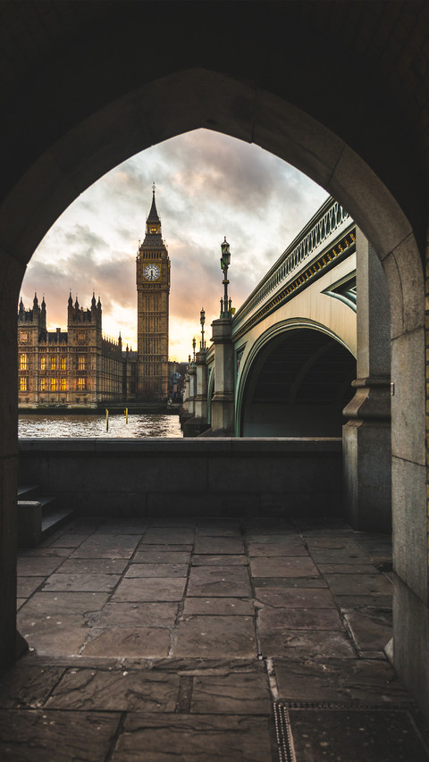 Foggy capital London preview