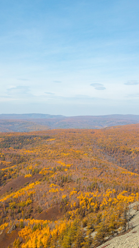 The autumn charm paints all the peaks preview