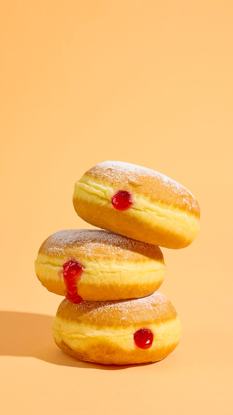 Soft mini cakes with filling preview