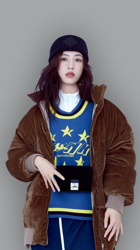 周雨彤 羽绒服的时尚逆袭 preview