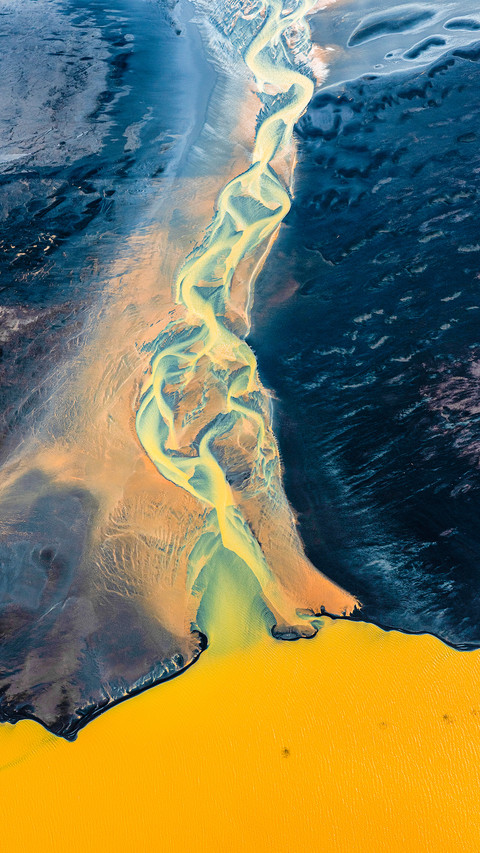 Abstraction of icelandic rivers 2 preview