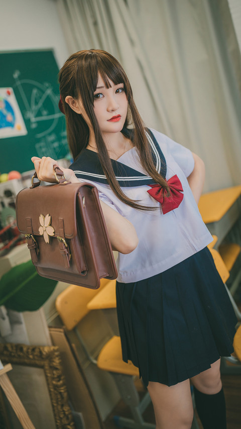 女生穿什么校服最好看 preview