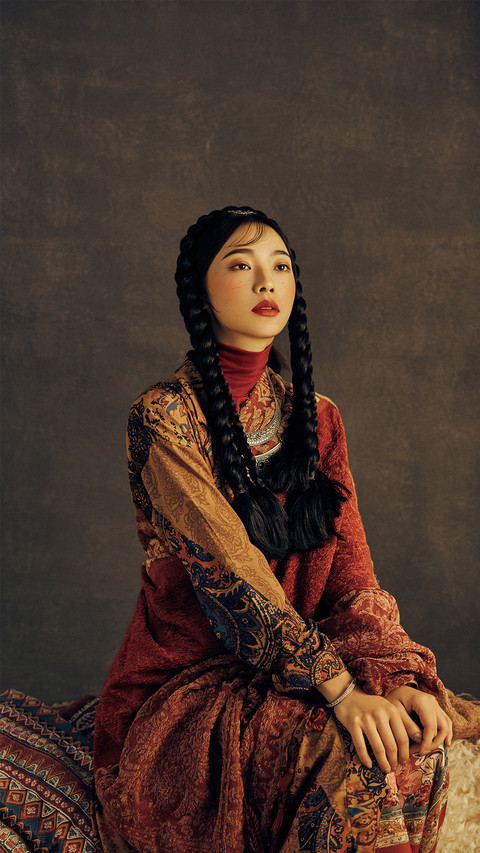 最炫“民族服饰风” preview